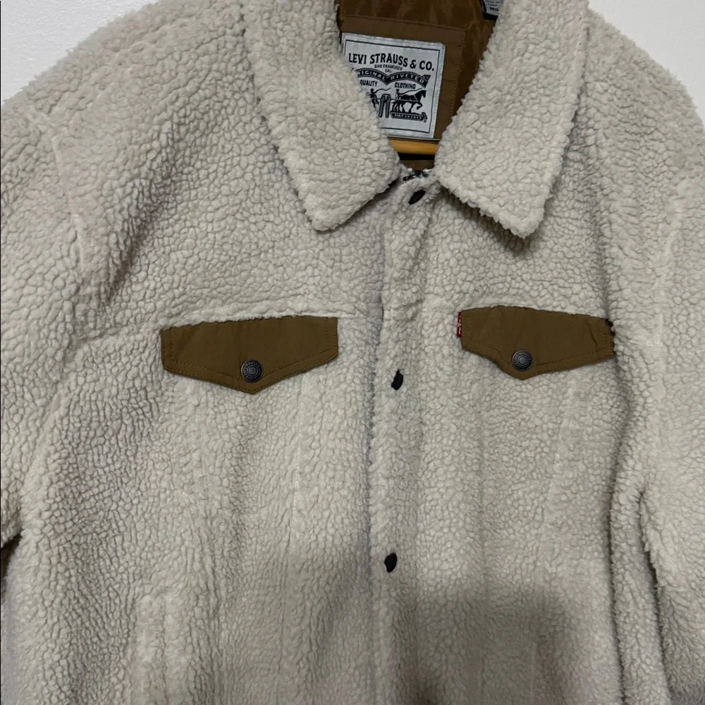 Levi's Men's Sherpa Trucker Jacket - Picture 6 of 13